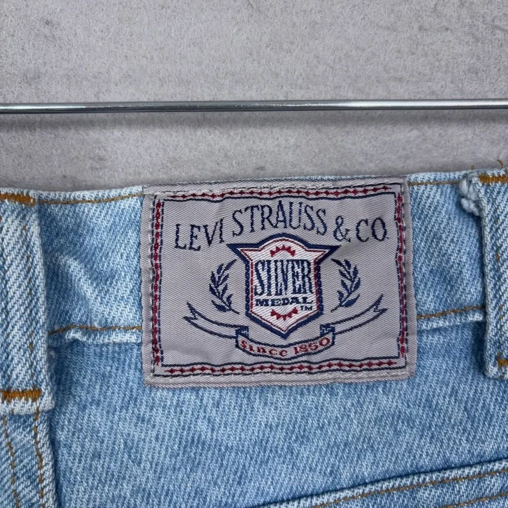 Vintage Levis Jeans Men 38x34 Light Wash Blue Solid Denim Silver Medal 90s